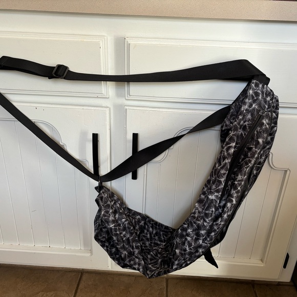 Lululemon Yoga mat sling bag. - Picture 7 of 7